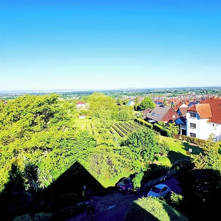 Apartment In A Wonderful Panoramic Location - With Shared Bathroom Weinheim