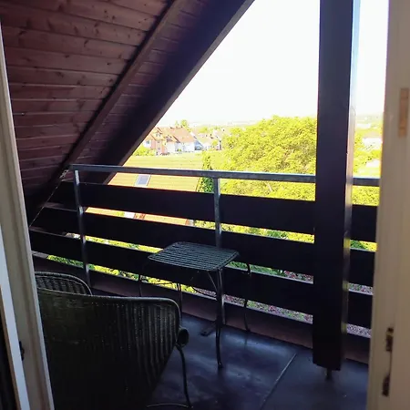 Διαμέρισμα In A Wonderful Panoramic Location - With Shared Bathroom *